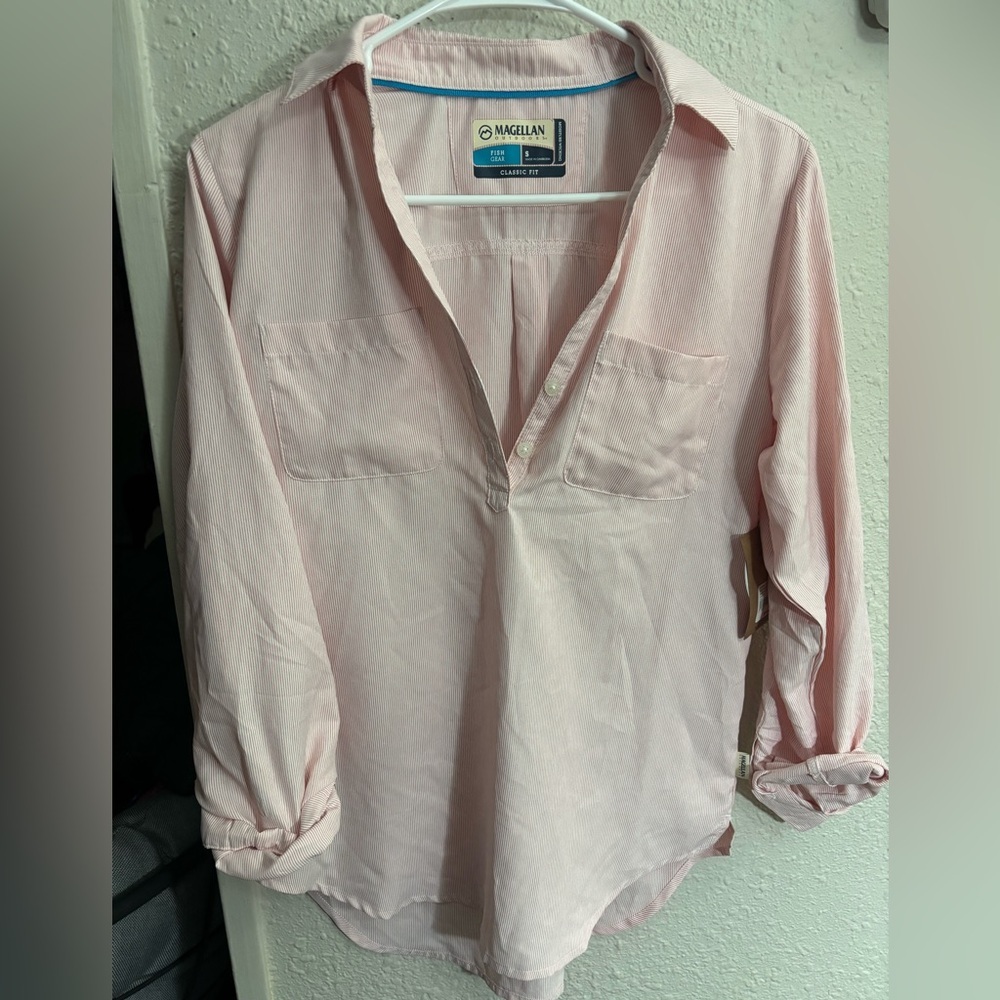 NWT Magellan Outdoors Light Pink Button-Down Shirt Size Small